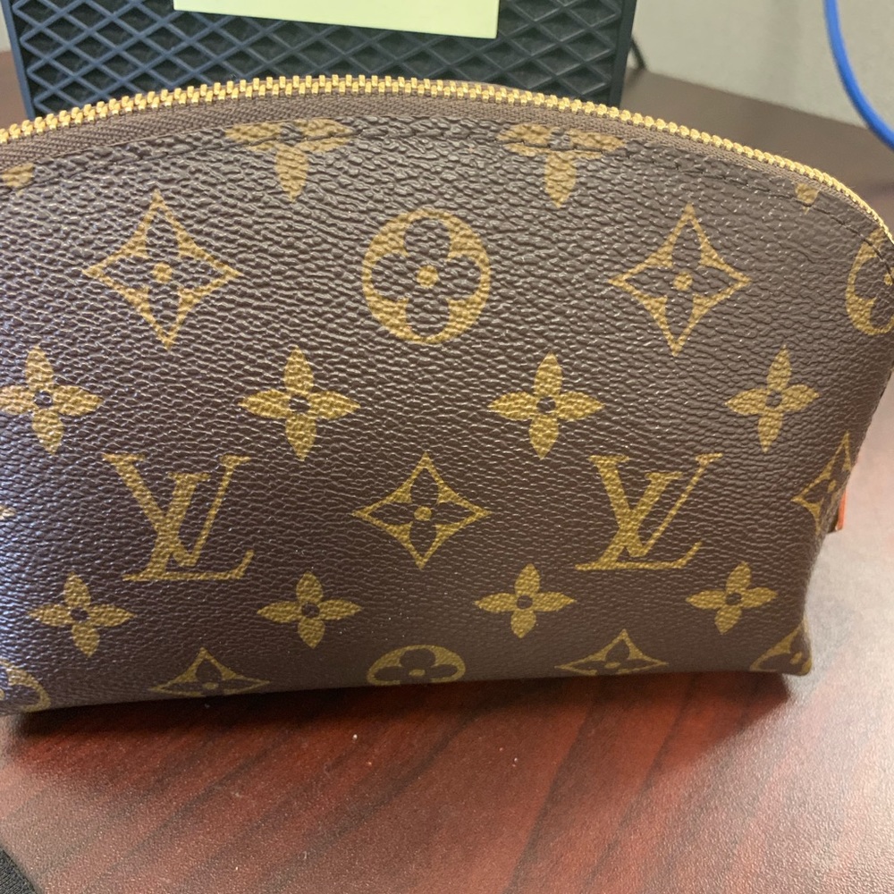 Authentic Louis Vuitton with receipt box and bag!